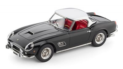 Коллекционная модель автомобиля СMC Ferrari 250GT California SWB Spyder 1961 1:18 Черный (M-094)